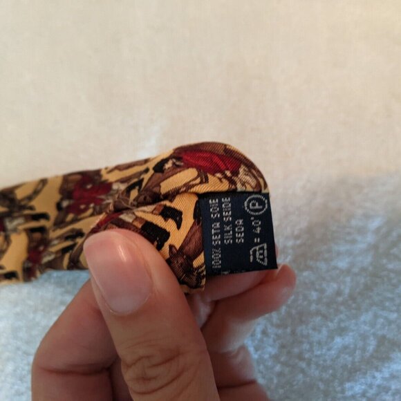 Burberry vintage tie in horse print in silk - Picture 3 of 6